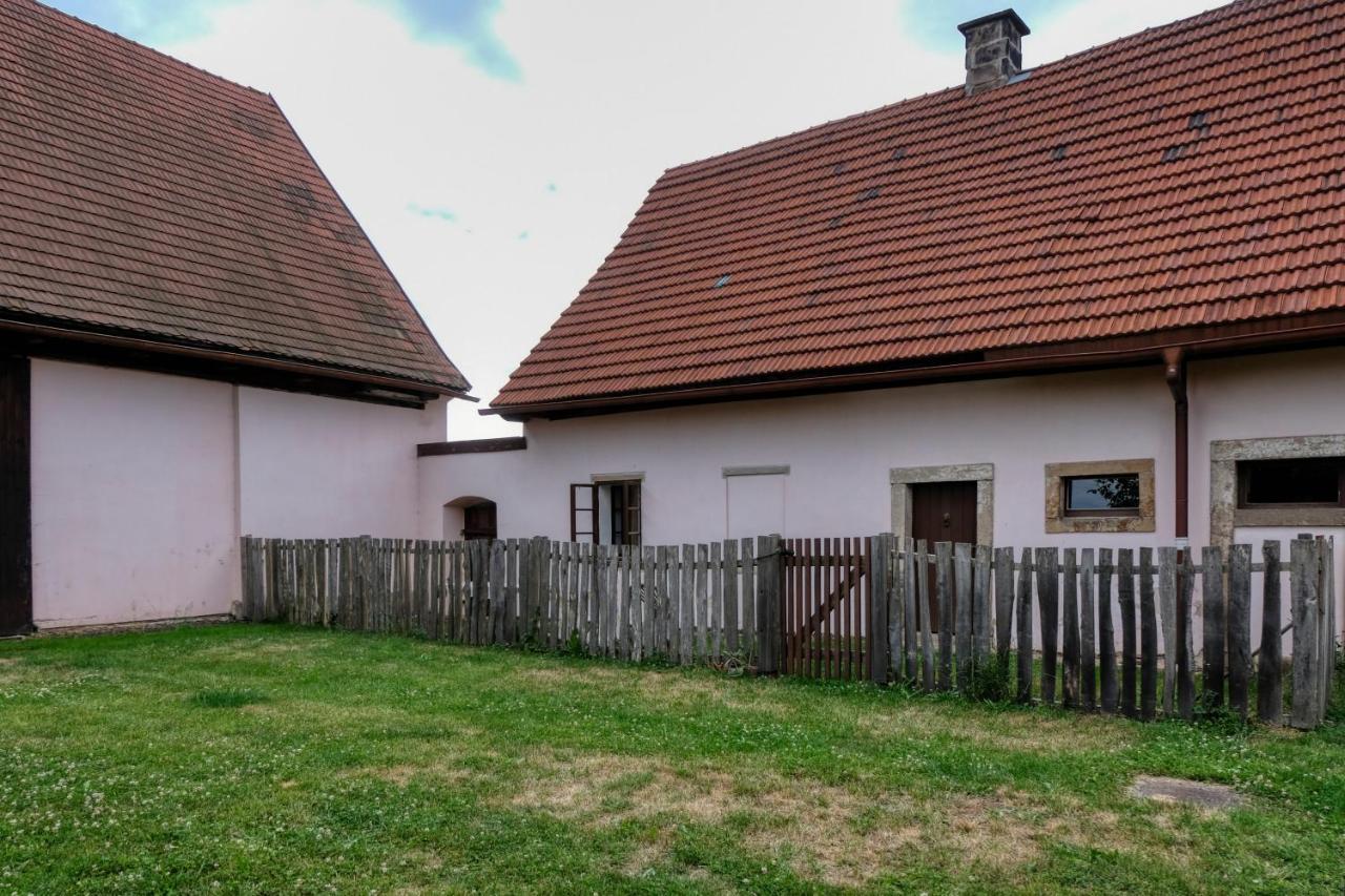 Apartmany V Broumovskem Statku Zewnętrze zdjęcie
